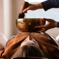 acoustic-alternative-medicine-ascetic-training-awareness-balance-bio-energy-bowl-energy-gong-hand_t20_pLJLV1